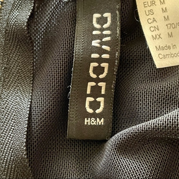 ✅4x Host Pick✅ H&M Divided Dress, Medium - Picture 4 of 9